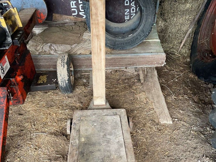 large-rolling-scale-image-2