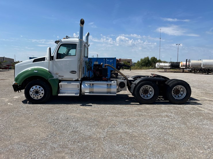 2018-kenworth-t800-image-8