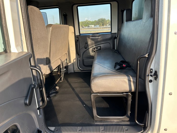 2015-international-durastar-4300-image-8