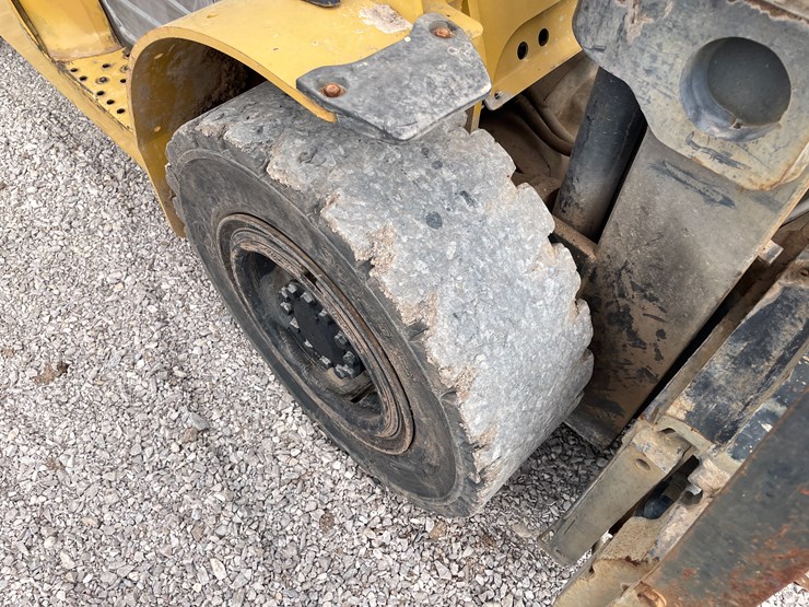 #1002-•-2015-cat-forklift-(offsite-in-la-union,-nm)-image-14