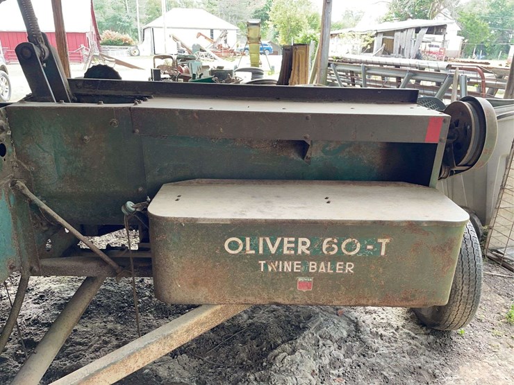 oliver-60-square-baler-image-25