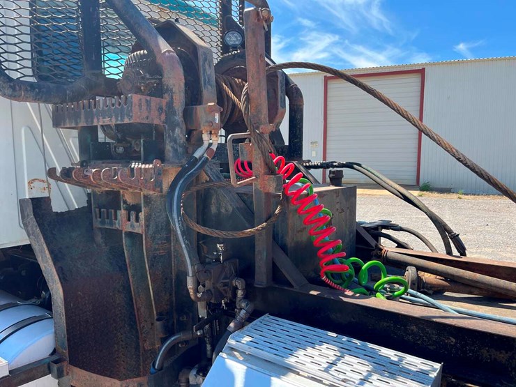 2007-mack-cv713-winch-truck-image-18