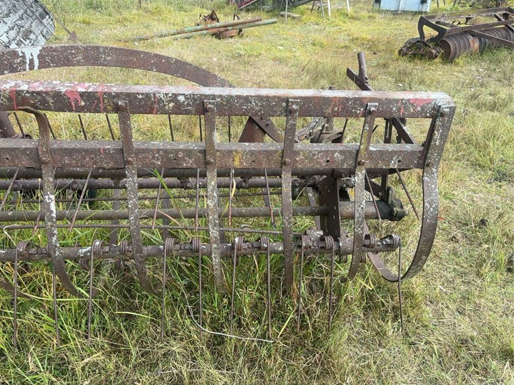 side-delivery-hay-rake-image-22