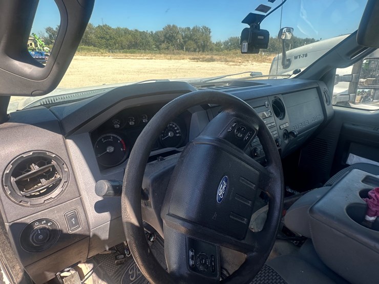 2015-ford-f550-image-9