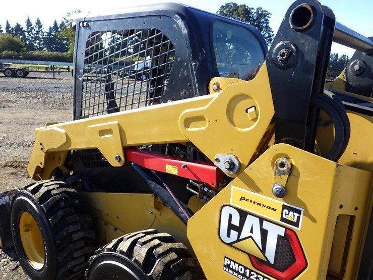 2023-caterpillar-242d3-image-12