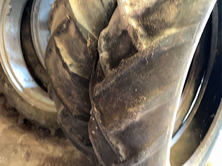 rear-tractor-tires-image-4