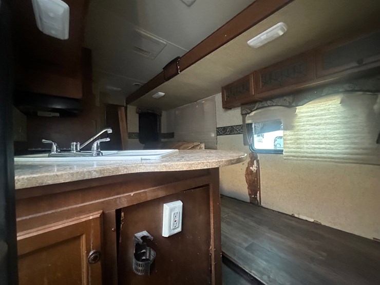 2011-26ps-prowler-5th-wheel-rv-image-5