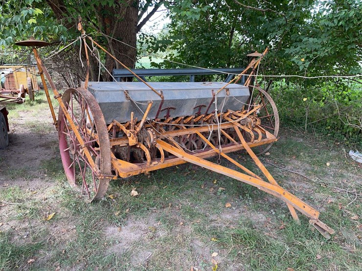 minneapolis-moline-8ft-grain-drill-image-1