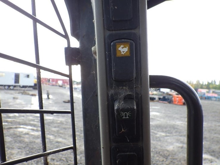 2011-case-sr200-image-21