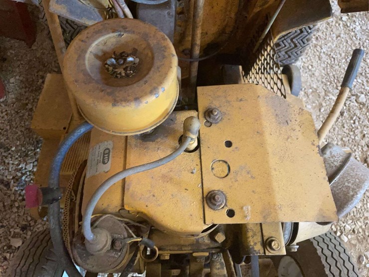 minneapolis-moline-108-image-21