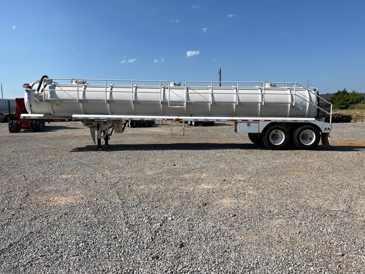 2012-gallegos-130-bbl-steel-vacuum-trailer-image-7