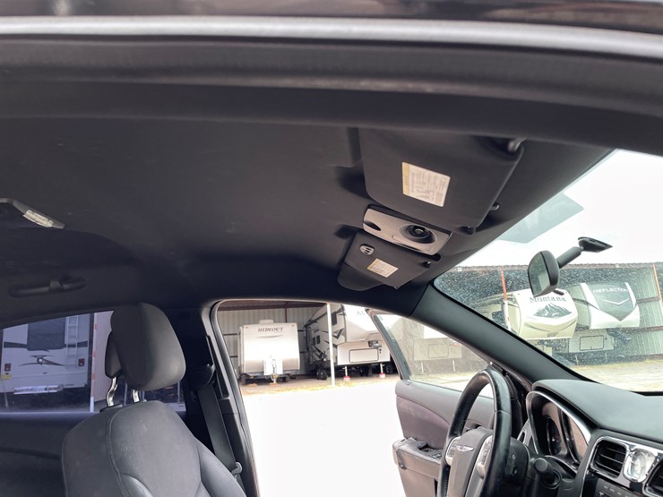 #511-•-2014-chrysler-200-(has-az-title)-image-89