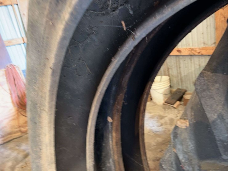rear-tractor-tires-image-3