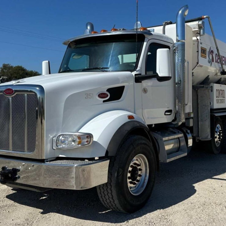 2023 PETERBILT 567