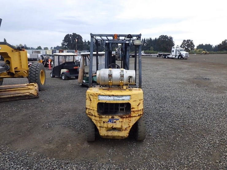 doosan-g25e-forklift-image-6