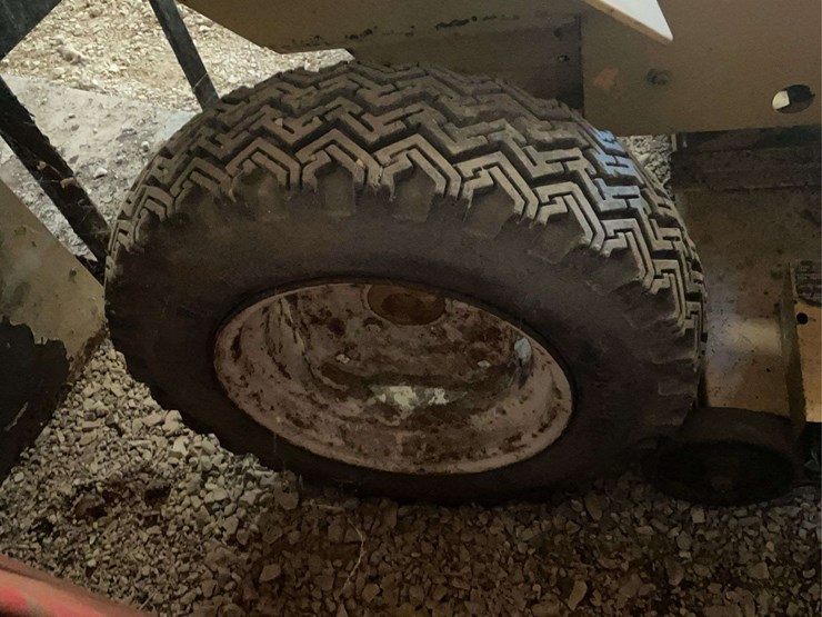 minneapolis-moline-108-image-26