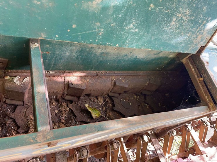 oliver-8ft-grain-drill-image-25