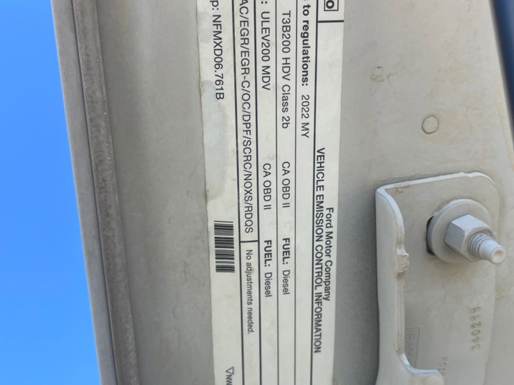 2022-ford-f250-xl-image-8