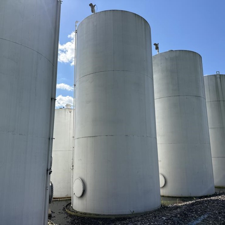 #3116 • Approx 22'x11' Fuel Tank