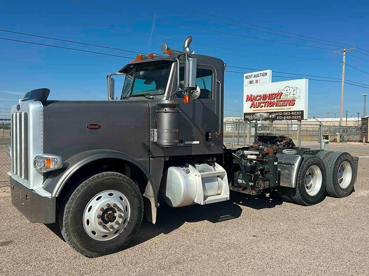 2011-peterbilt-388-image-1