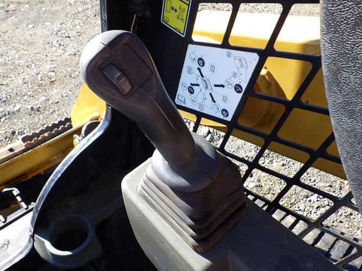 2019-caterpillar-239d3-image-23