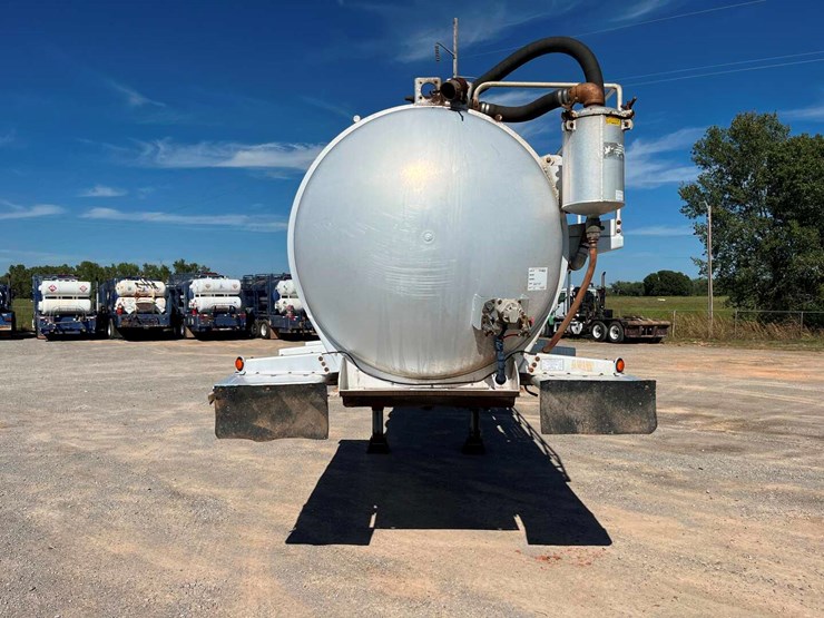 2017-troxel-150-bbl-aluminum-vacuum-trailer-image-2