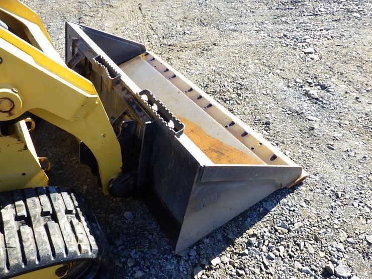 2019-caterpillar-239d3-image-9