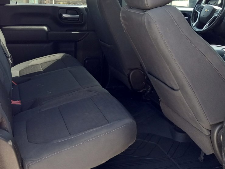 2021-chevrolet-silverado-2500hd-image-9