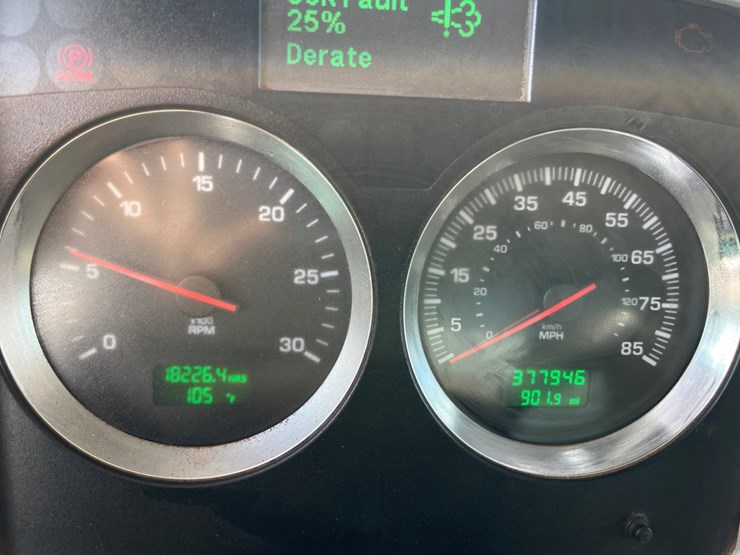2018-kenworth-t800-image-19