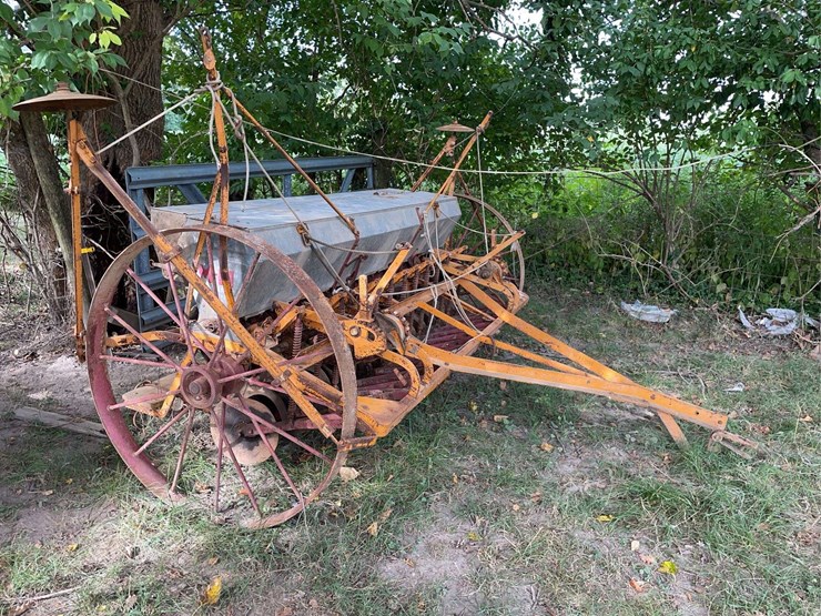 minneapolis-moline-8ft-grain-drill-image-10