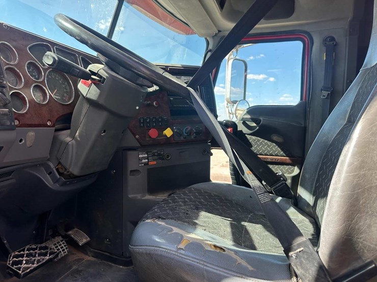 2015-mack-chu-(pinnacle)-tri-axle(inoperable)-image-4