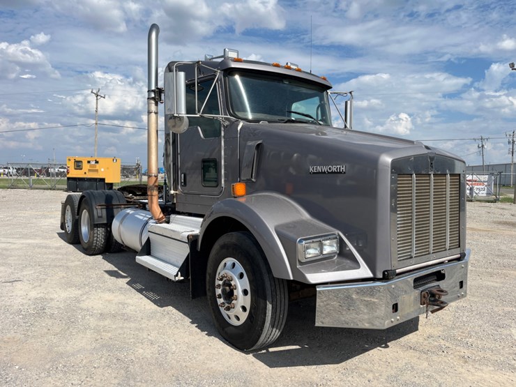 2018-kenworth-t800-image-3