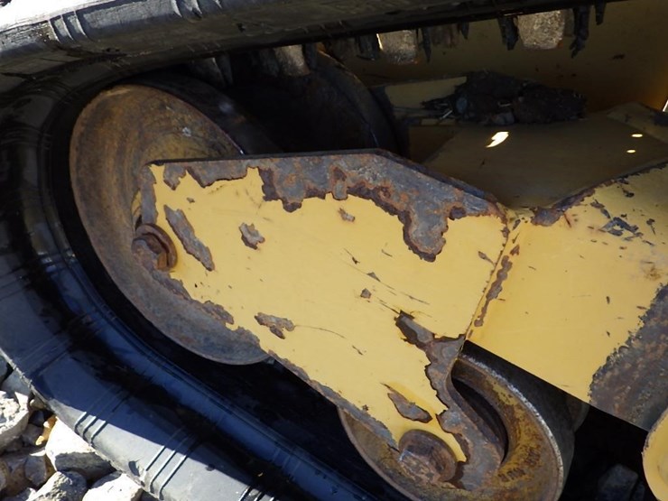 2017-caterpillar-239d-image-33