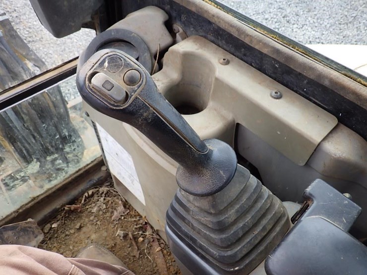 2010-caterpillar-303c-cr-image-32
