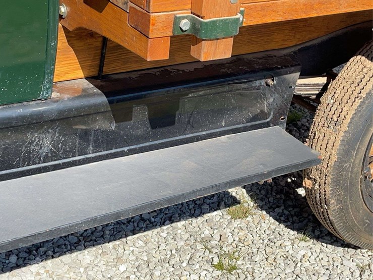 chevrolet-stake-bed-truck-image-21