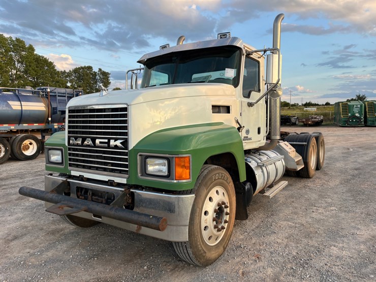 2018-mack-chu613-daycab-(inoperable)-image-1