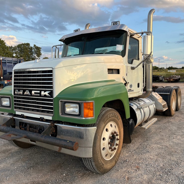 2018 MACK CHU613 DAYCAB (INOPERABLE)