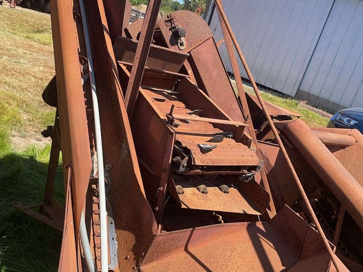 dearborn-1-row-corn-picker-image-35