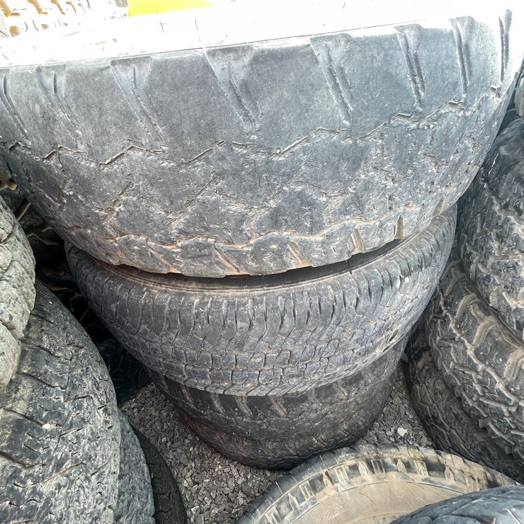 #1171 • Tires (Offsite in La Union, NM)