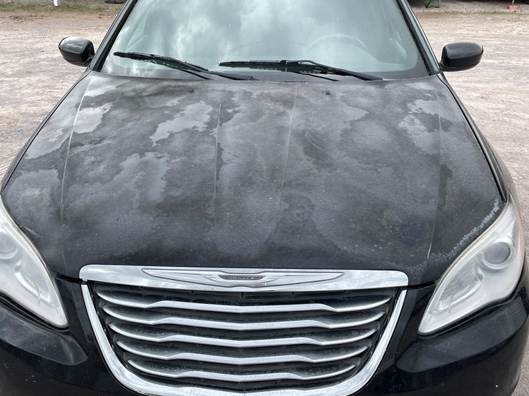 #511-•-2014-chrysler-200-(has-az-title)-image-13