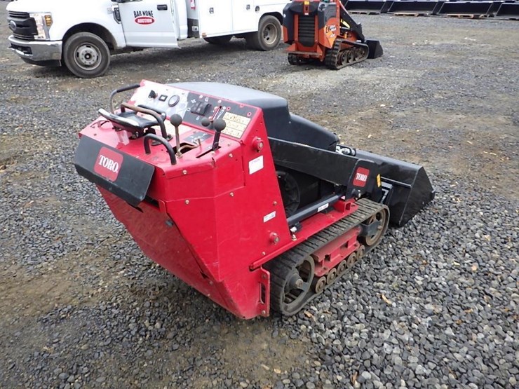 toro-skid-steer-tracked-loader-image-4