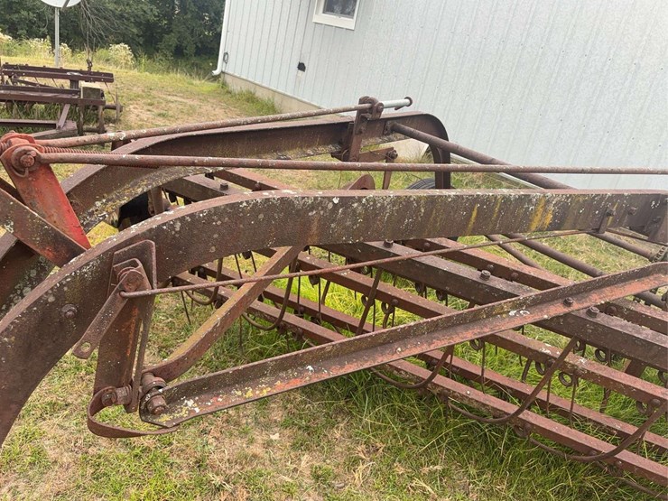 minneapolis-moline-side-delivery-hay-rake-image-11