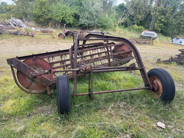 minneapolis-moline-side-delivery-hay-rake-image-4