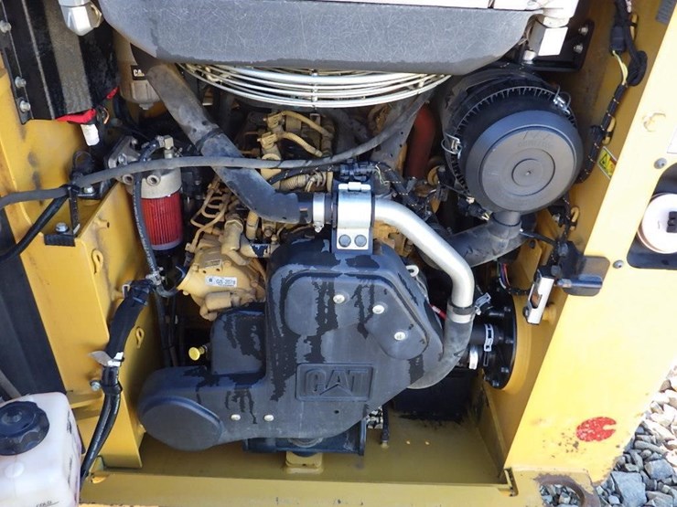 2017-caterpillar-239d-image-14