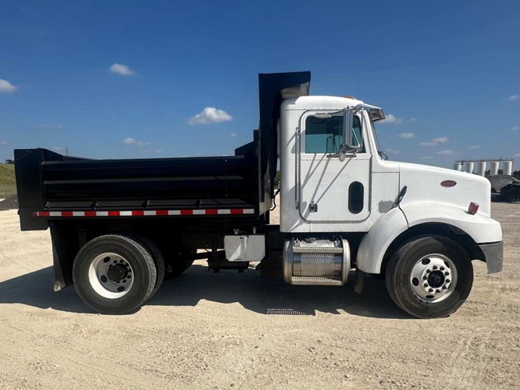 peterbilt-330-image-14