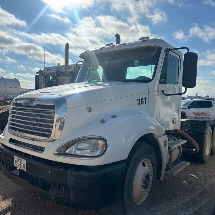 2007 FREIGHTLINER COLUMBIA 120