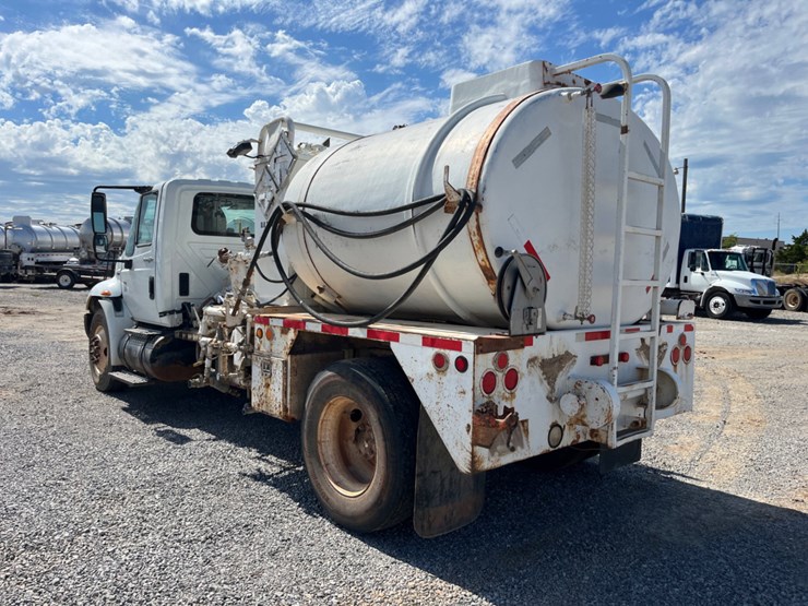 2010-international-durastar-4300-image-7
