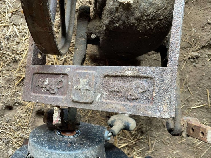 pump-jack-and-electric-motor-image-7