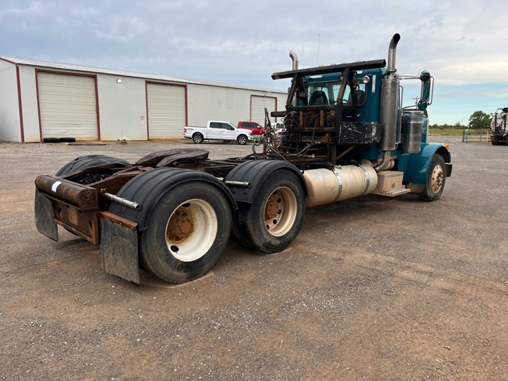 2005-peterbilt-379-image-5