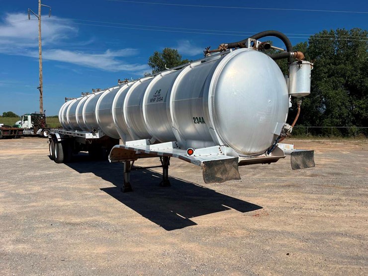 2017-troxel-150-bbl-aluminum-vacuum-trailer-image-3